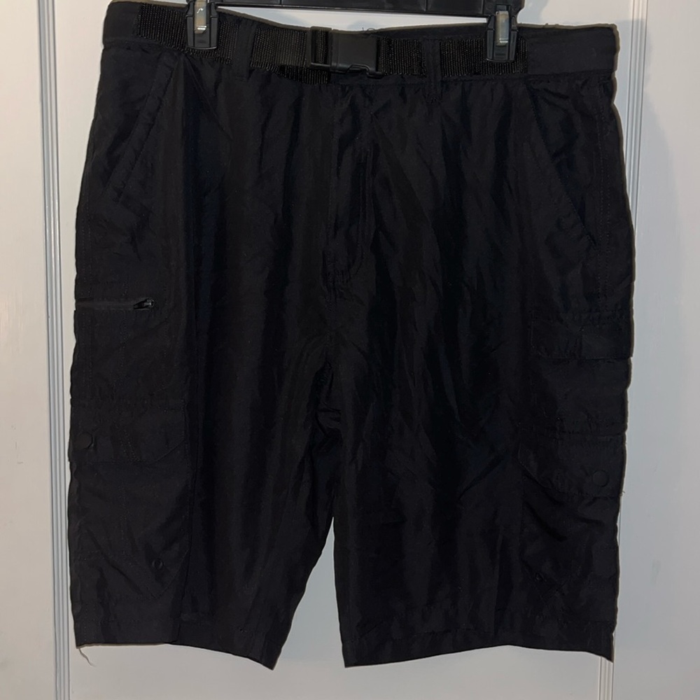 Light weight cargo shorts